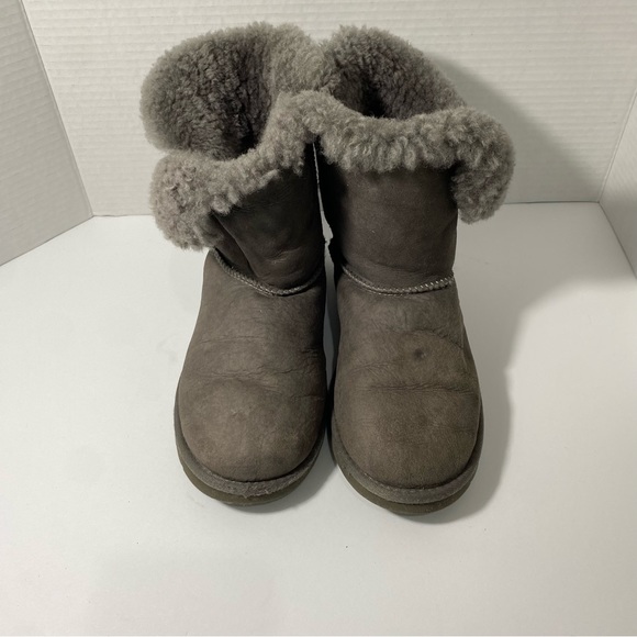 Ugg Pre-Owned Women's Bailey Button II Gray Boots size 7 - Picture 6 of 10
